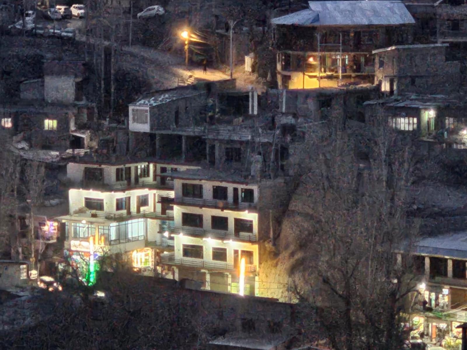 Hotel Afzal And Restaurant 卡尔吉尔 外观 照片